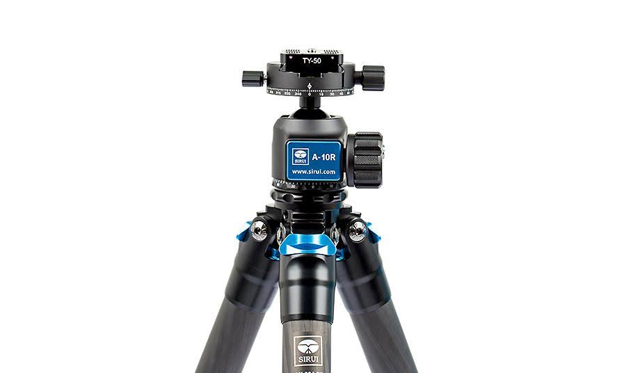 Carbon Fiber Tripod with Ball Head J132