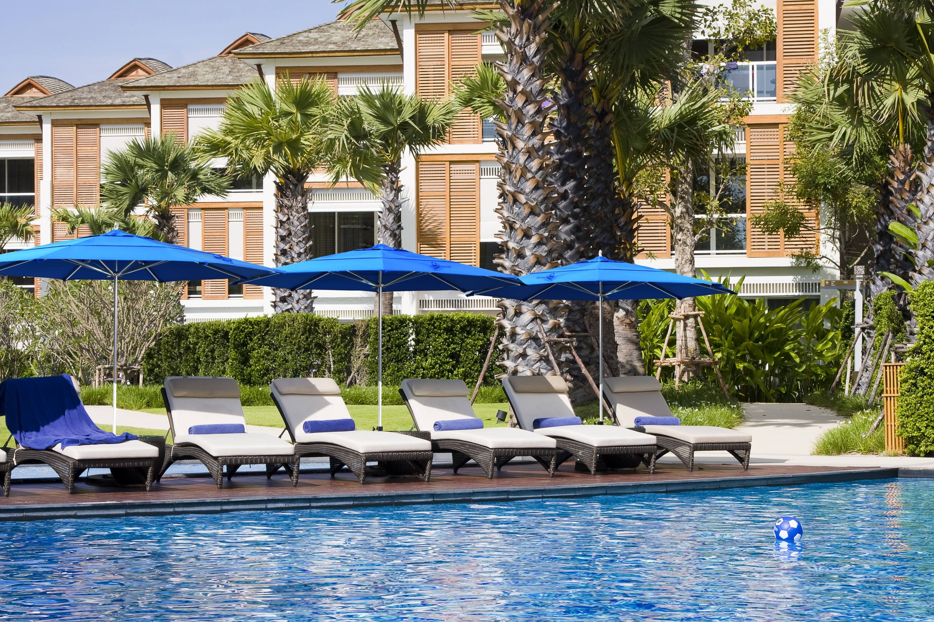 11 ft Patio Umbrella with Aluminum Pole E1822