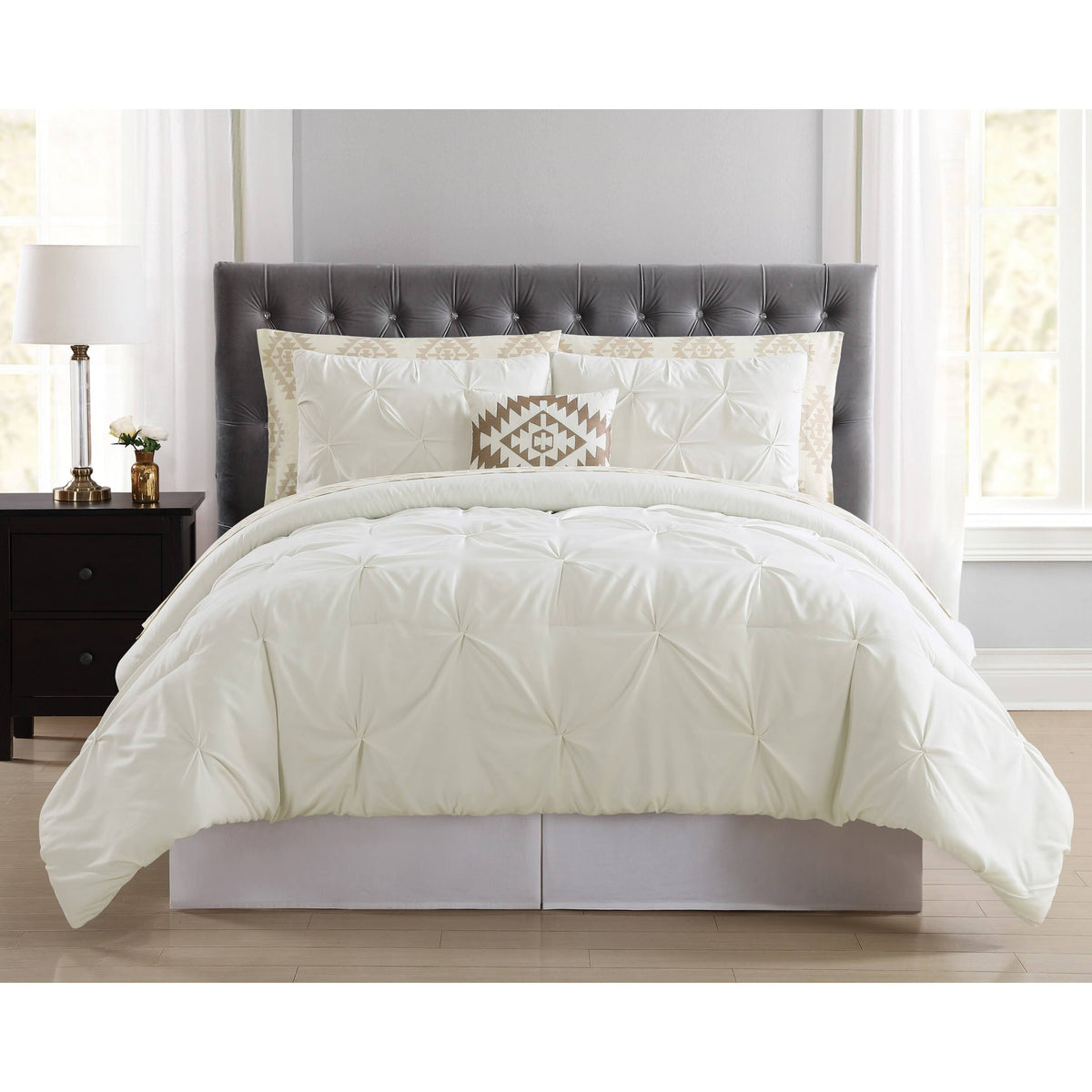 Queen Pleated Bed in A Bag White Z946