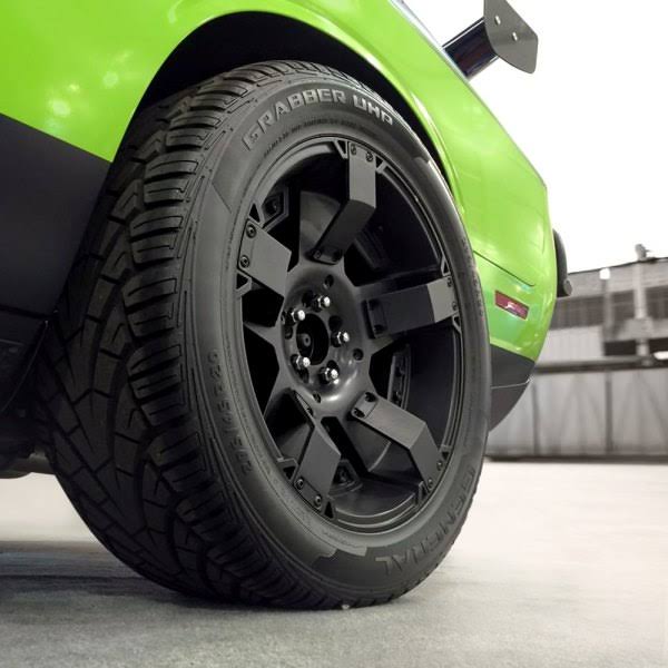 255/55R19 111V Tire L85705