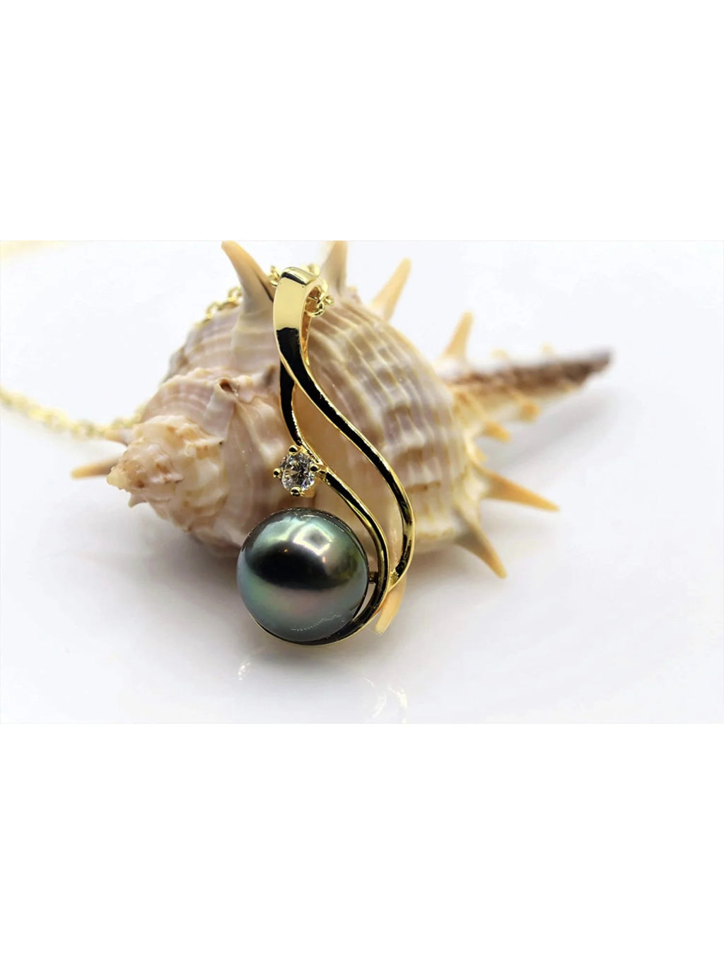 Genuine Tahitian Black Pearl Pendant Necklace in 18k Yellow Gold Plated 925 Sterling Silver A75667